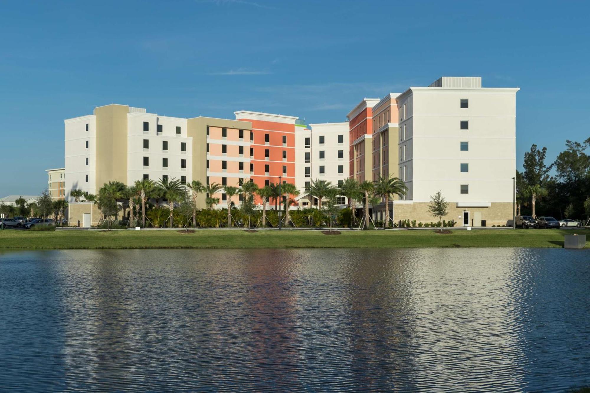 Hampton Inn & Suites Cape Canaveral Cruise Port, Fl Dış mekan fotoğraf